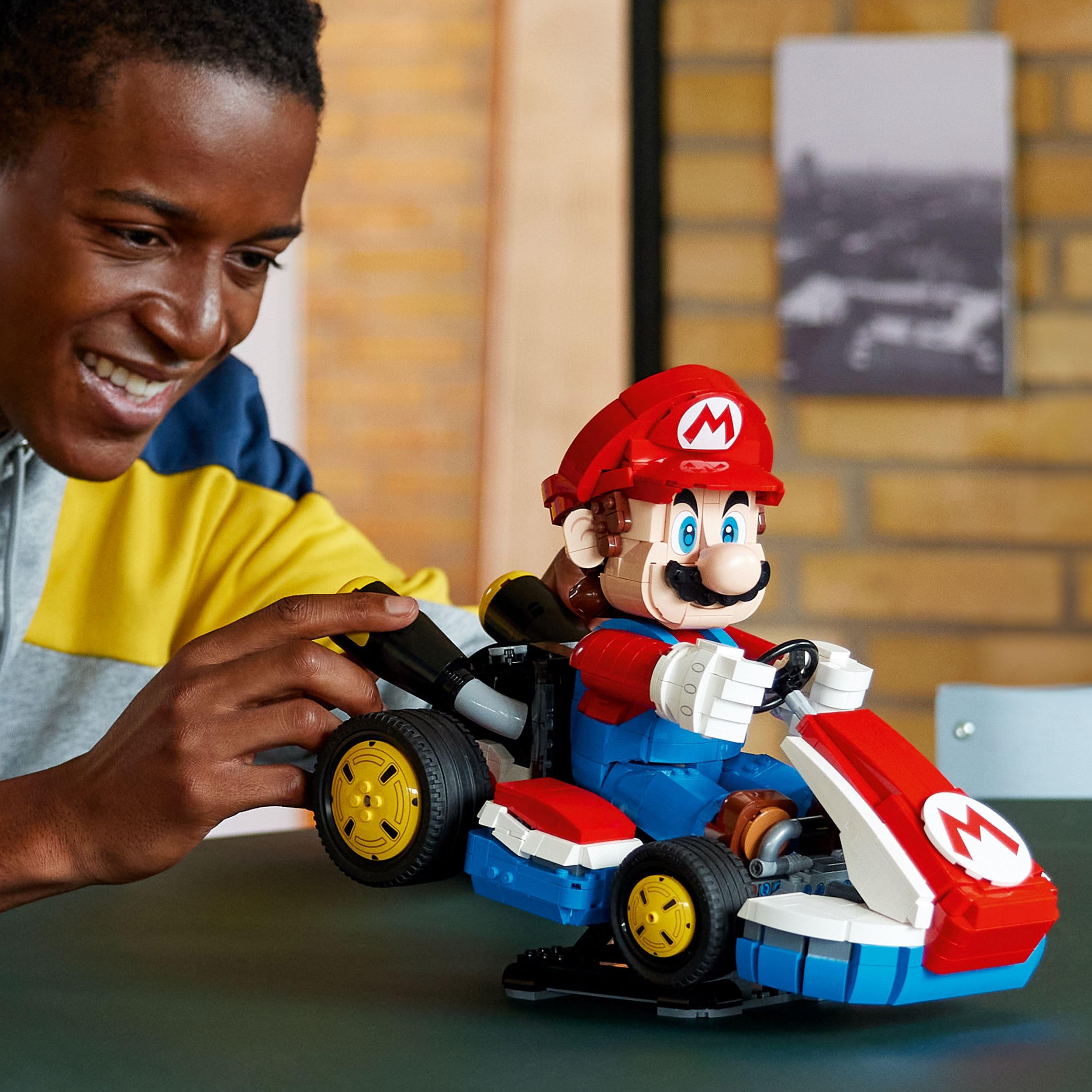 LEGO Super Mario Kart – Mario & Standard-Kart (72037) | Nintendo Figur & baubares Auto, Sammlerstück für Erwachsene Gamer