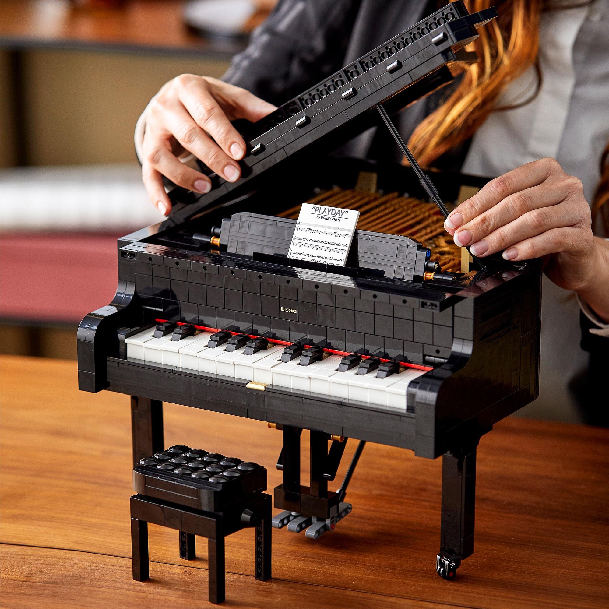 LEGO Ideas Konzertflügel (21323) – 3.662 Teile, detailreiches Modell für Musiker, Pianisten & Sammler