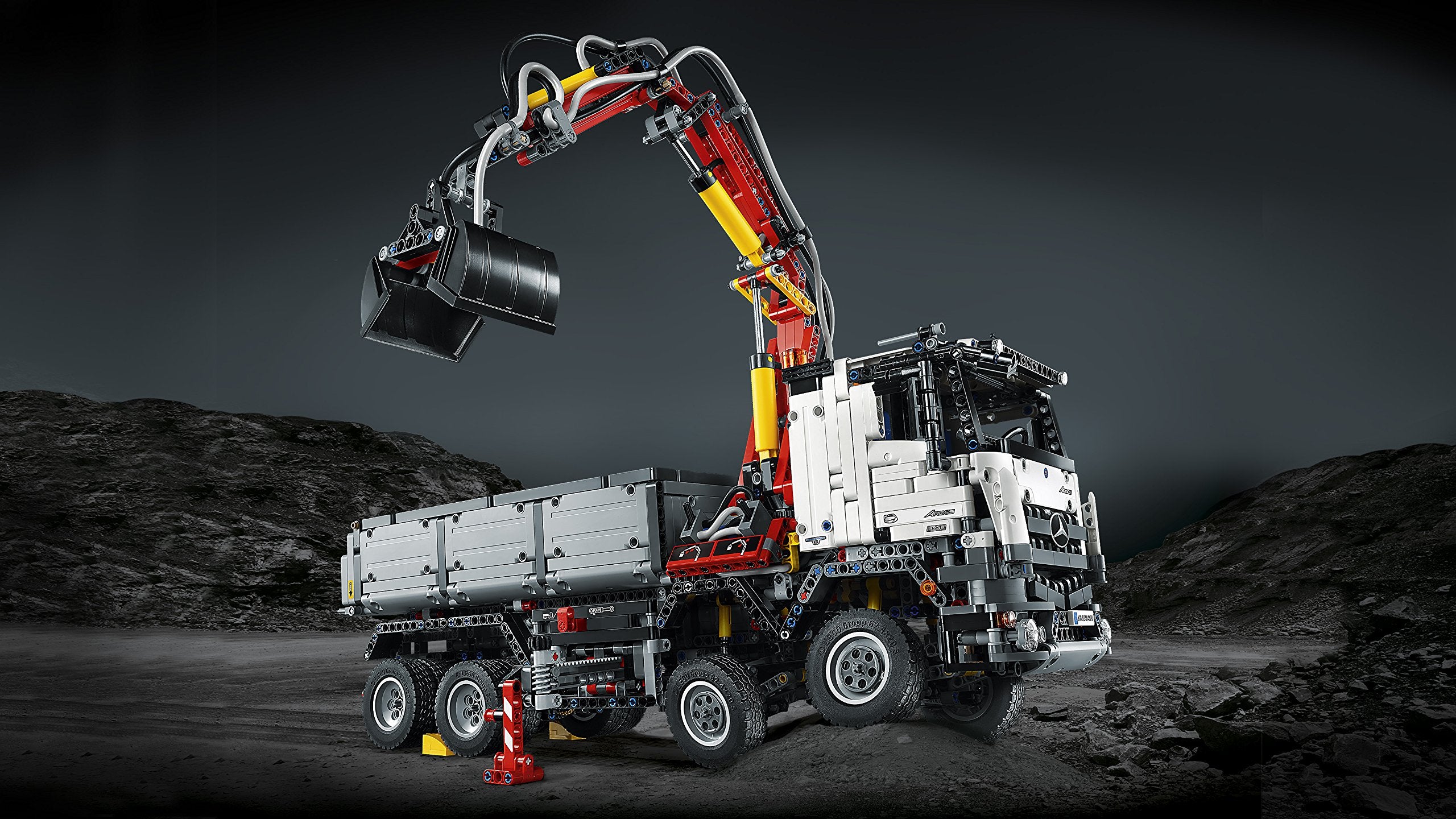 LEGO Technic 42043 - Mercedes-Benz Arocs 3245, Auto-Spielzeug